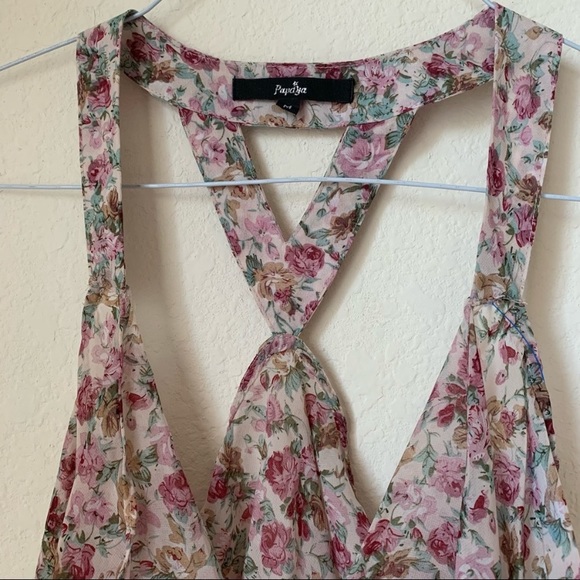 Floral top and Ariat sandals - Picture 7 of 8